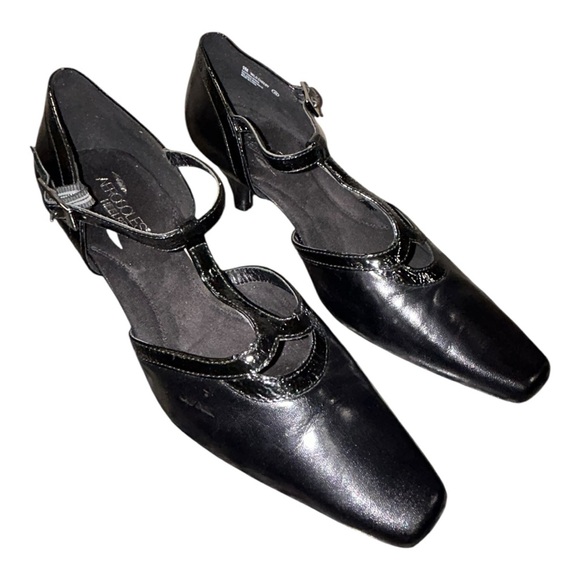 Aerosoles Elegant Women’s Wild Cheery Leather Shoes
Size 9M - Picture 3 of 9